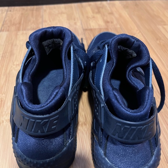 Nike Huarache - Picture 2 of 4